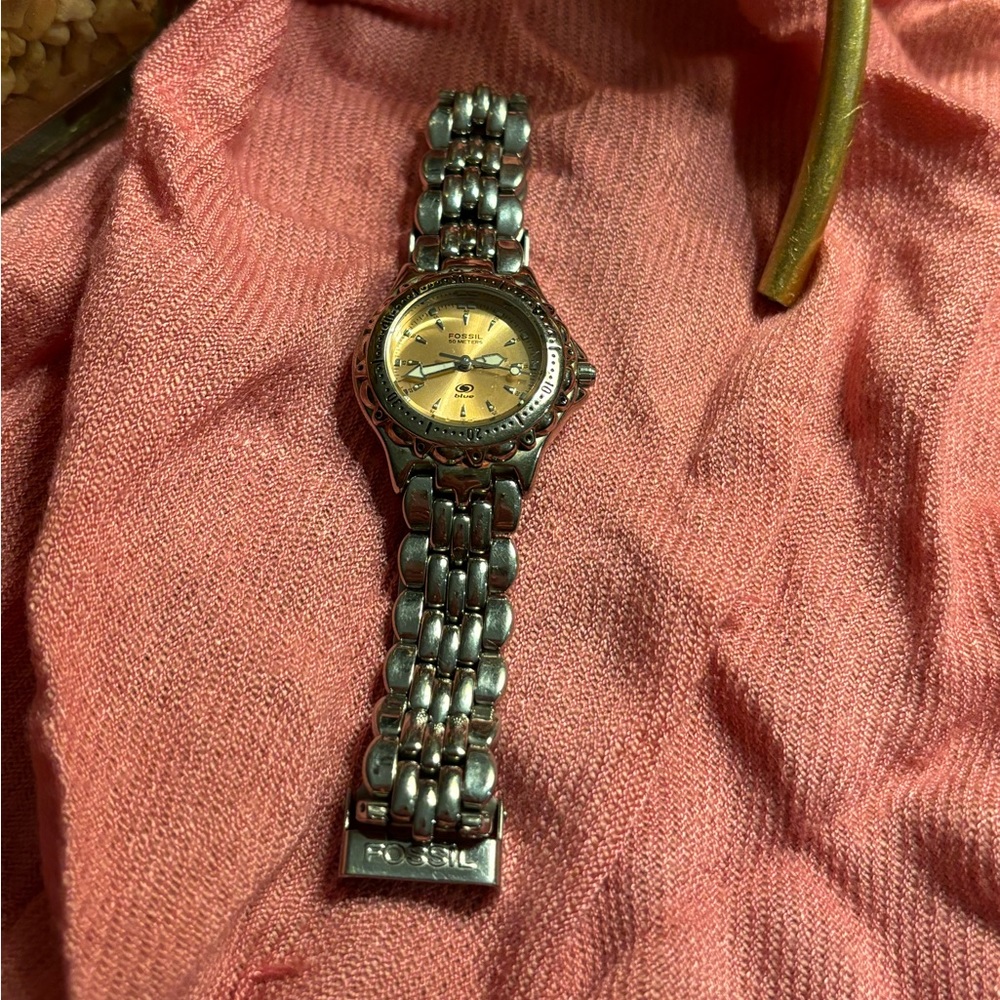 Fossil Watch - Picture 3 of 3